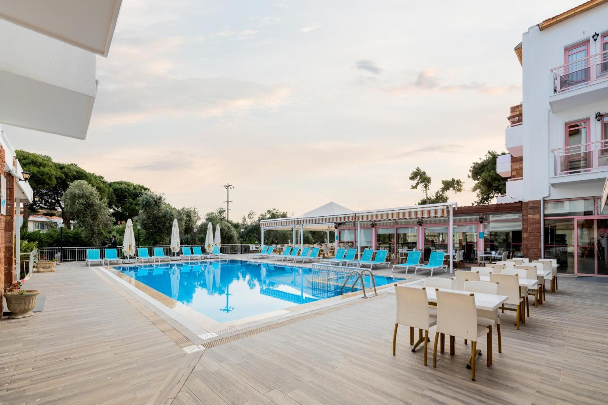 פוצ'ה Hanedan Beach Hotel מראה חיצוני תמונה