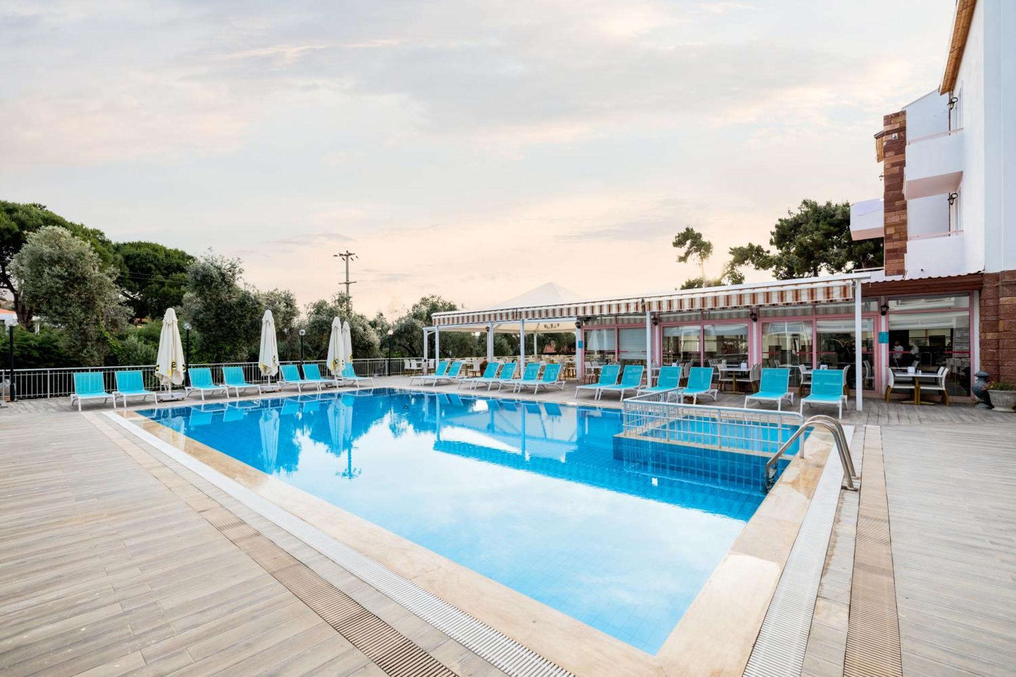 פוצ'ה Hanedan Beach Hotel מראה חיצוני תמונה