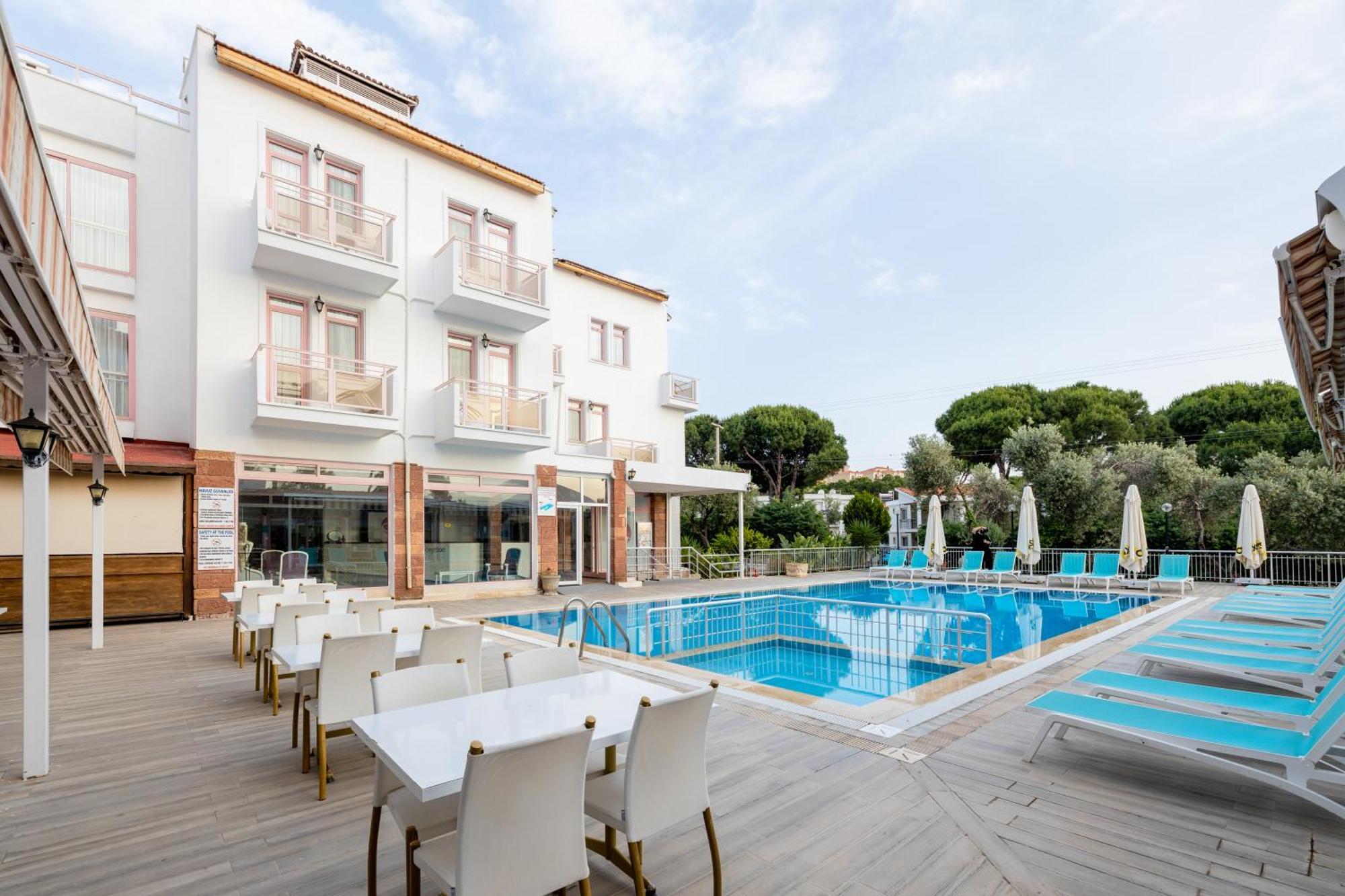 פוצ'ה Hanedan Beach Hotel מראה חיצוני תמונה